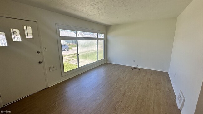 Foto del edificio - 3 br, 1 bath House - 4173 East 148th Street