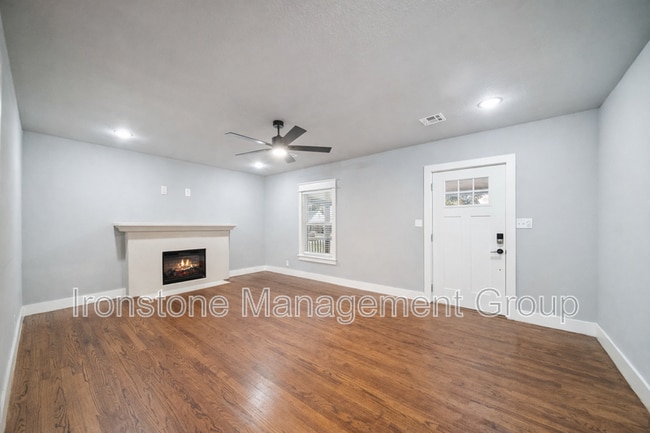 Building Photo - 1608 N Boston Pl