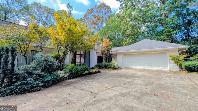 Building Photo - 2939 Rivercrest Dr