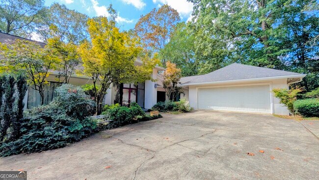 Foto del edificio - 2939 Rivercrest Dr