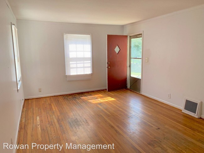 Building Photo - 2 br, 1 bath House - 8600 Summit St.