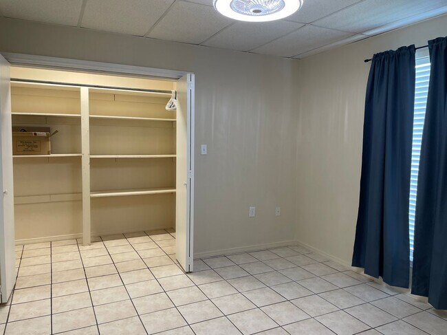 Foto del edificio - 5712 Padre Blvd