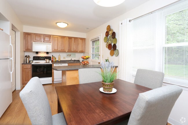 Photo - Stony Brook Commons Apartments