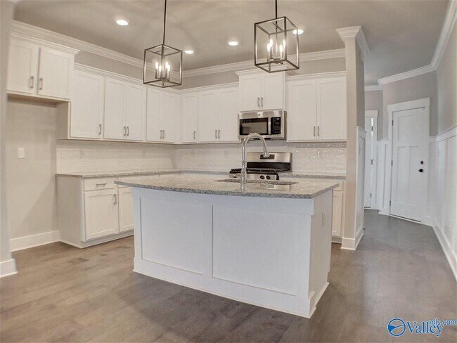 Foto del edificio - 439 Ripple Lk Dr SW