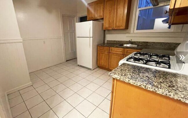 Building Photo - 3 bedroom in San Francisco CA 94109