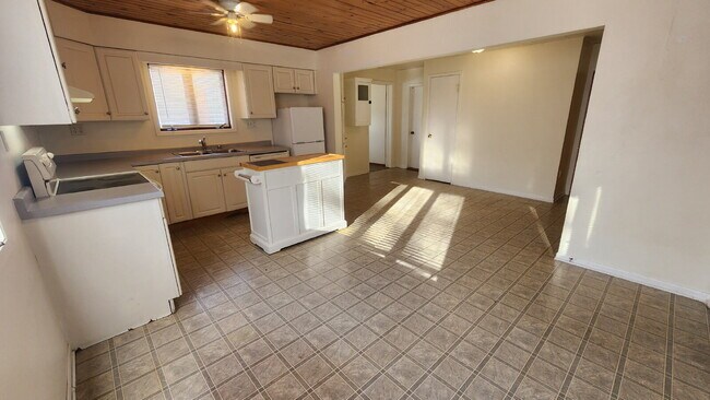Foto del edificio - Available January 15th - 2 Bedroom, 1 Bathroom Single Family Home