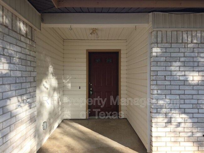 Foto del edificio - 304 McClendon Dr