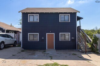 Building Photo - 613 Sunset Dr