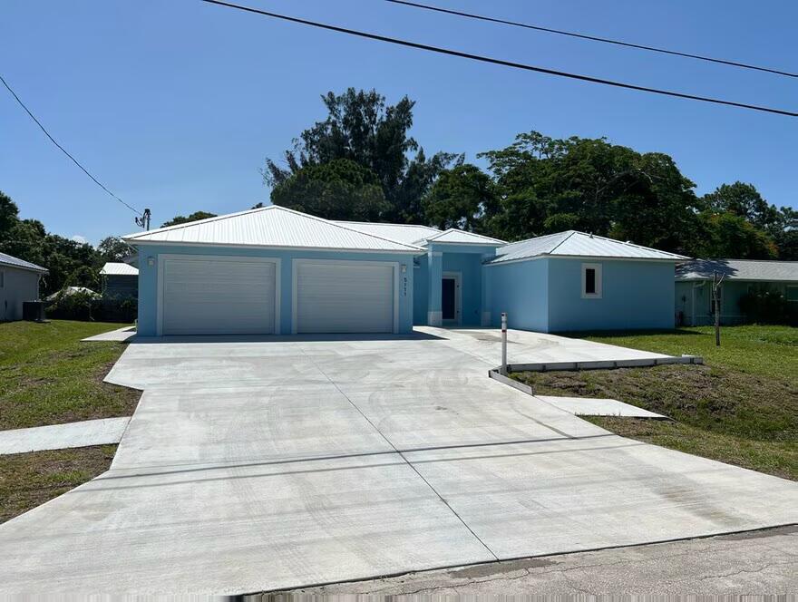 Primary Photo - 5911 Seagrape Dr