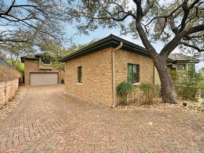 Building Photo - 2300 Barton Creek Boulevard #1