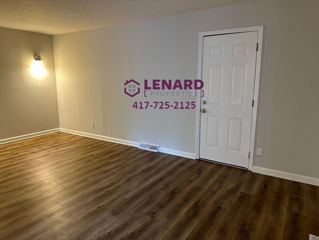 Foto del edificio - Spacious Home Ready For Move In!