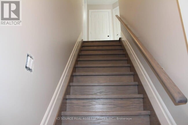 Building Photo - 14 Leeming St