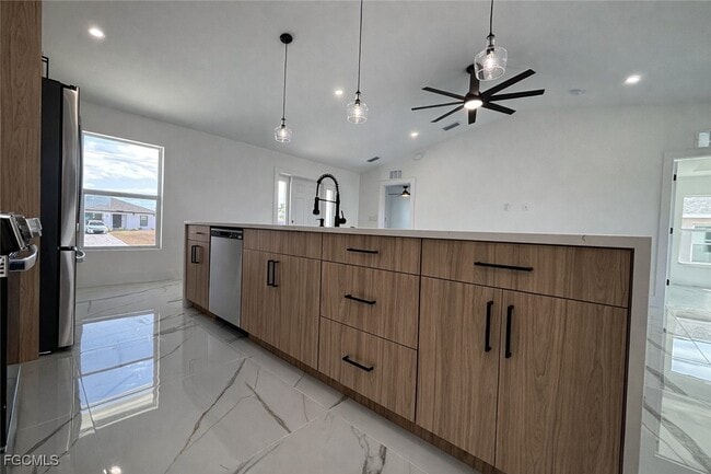 Foto del edificio - 3018 NE 1st Pl