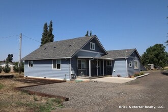Building Photo - 9384 Golf Club Rd SE