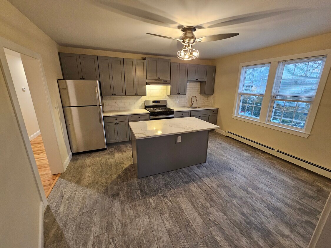 3 Renwick Ave Unit 3, Kings Park, NY 11754 Apartments in Kings Park