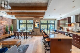 Building Photo - 1180 Homer St