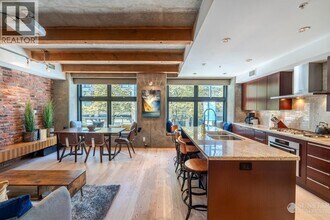 Building Photo - 1180 Homer St