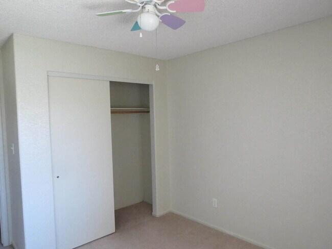 Foto del edificio - Clean .... Well maintained home ...