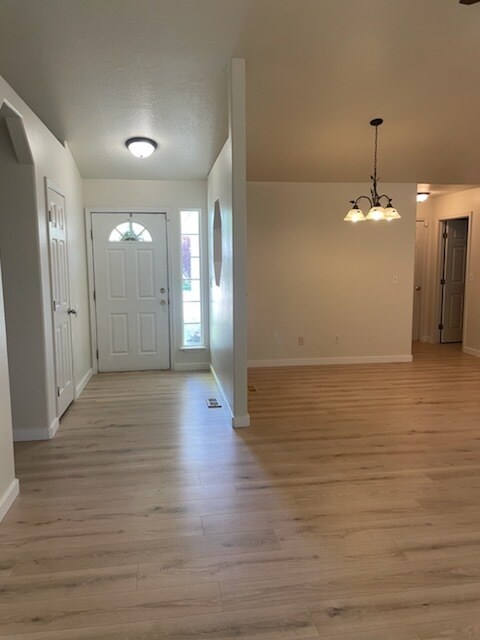 Building Photo - 651 N Shady Grove Way