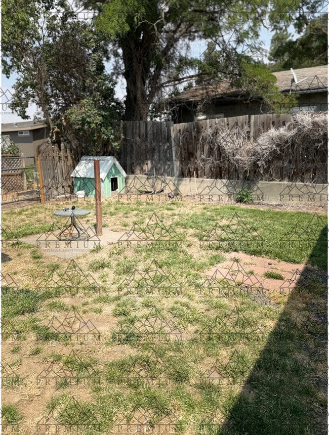 Building Photo - 1 BED 1 BATH HOME!
