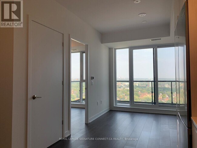 Building Photo - 130 River St