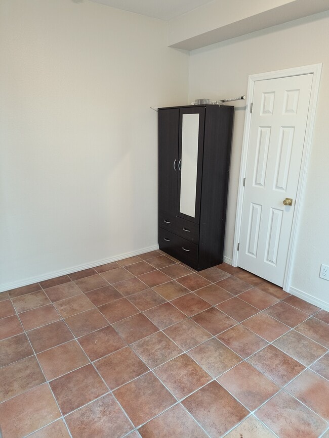 Foto del edificio - 6288 Susana St