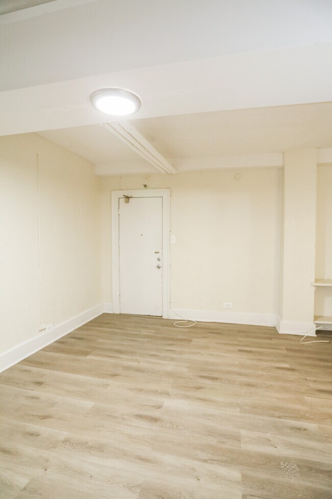 Foto del edificio - 7445 N Greenview Ave