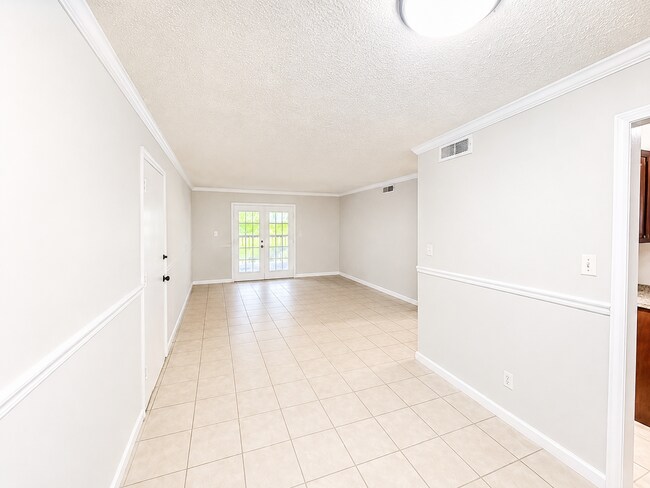 Building Photo - 405 Wymore Rd
