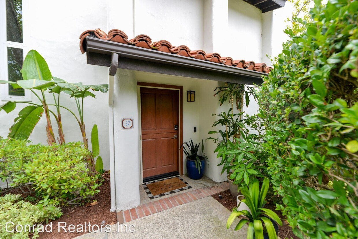 Primary Photo - 2 br, 2.5 bath House - 34101 Via Californi...