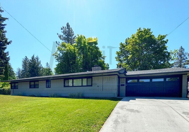 Building Photo - Sprawling South Hill Rancher on Park-like ...