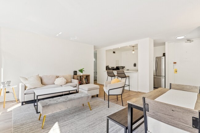 Foto del edificio - 1451 E 55th St