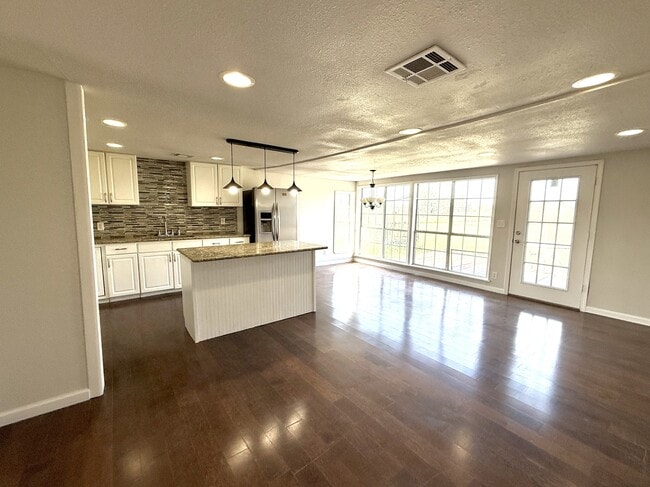 Building Photo - 5566 OK-199