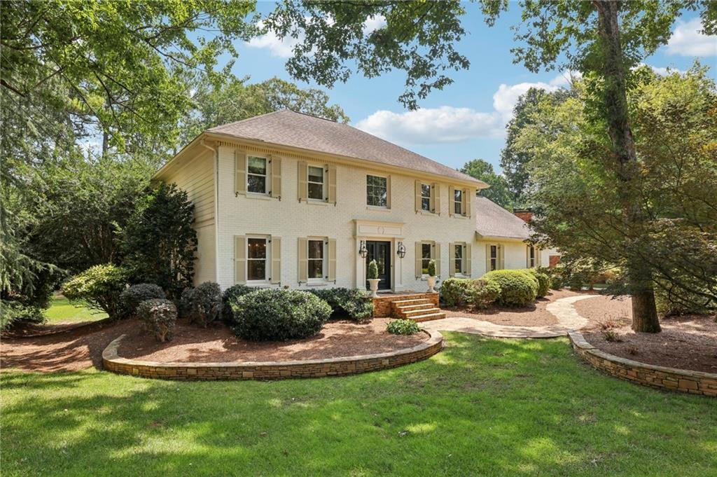 Foto principal - 5653 Trowbridge Dr