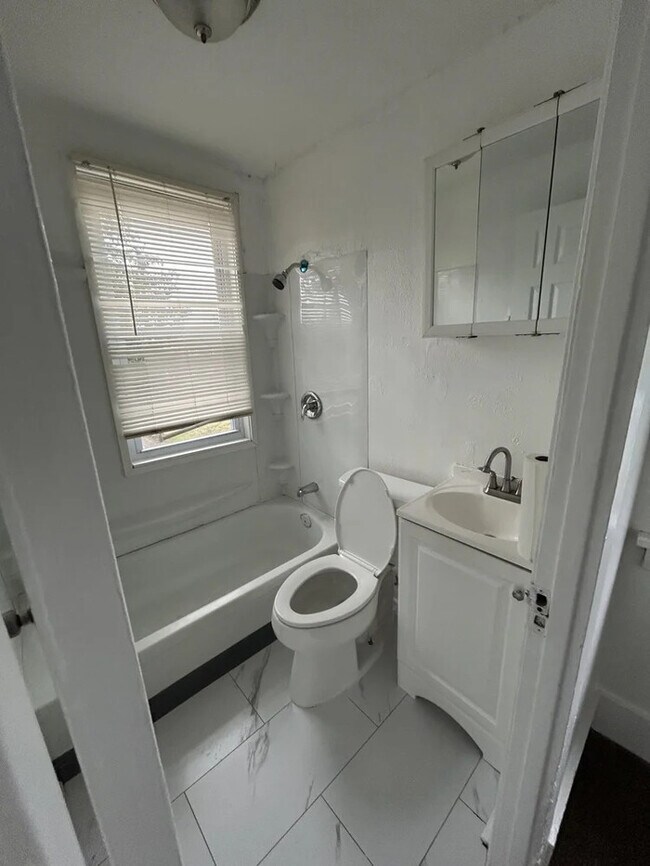 Foto del edificio - 1615 Cedar St