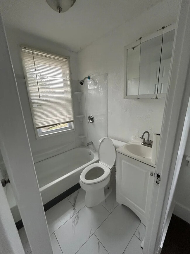 Photo - 1615 Cedar St House