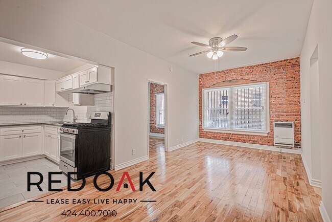 Building Photo - 326 S Normandie Ave