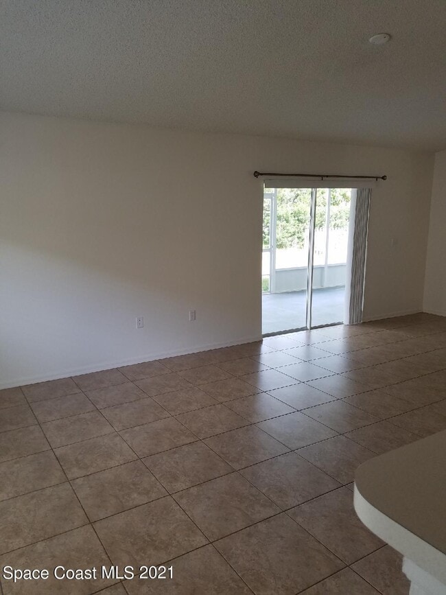 Building Photo - 888 Macon Dr