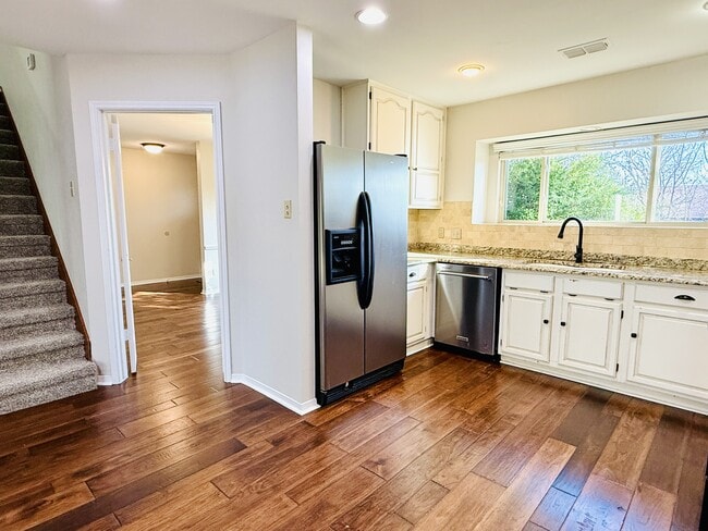 Building Photo - 9002 Scottish Pastures Dr