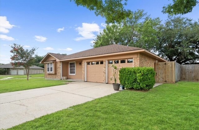 Building Photo - 5915 Ray Dr
