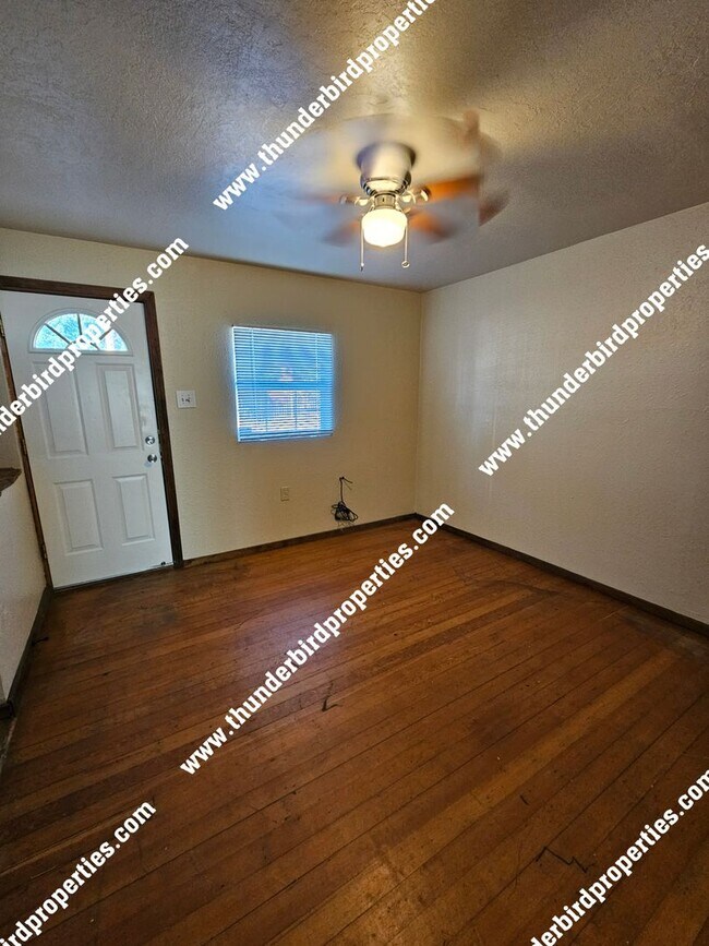 Foto del edificio - 4700 Central Ave SW