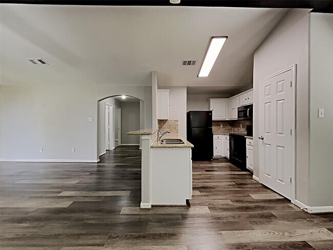 Foto del edificio - 6930 Garnet Trail Ln