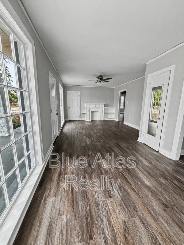 Foto del edificio - 4716 School St