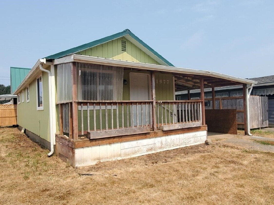 Foto principal - Charming 3-Bedroom Home on a Spacious Corn...