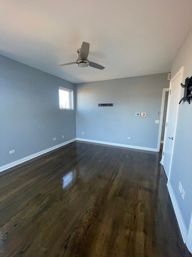 Foto del edificio - 570 W 16th St