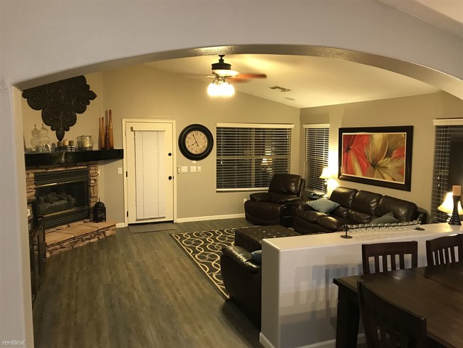 Building Photo - 420 S Dodge Dr