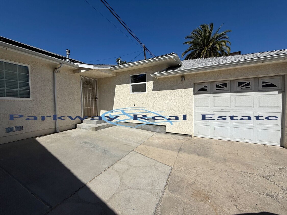 Foto principal - 8549-8551 Wintergardens Blvd.