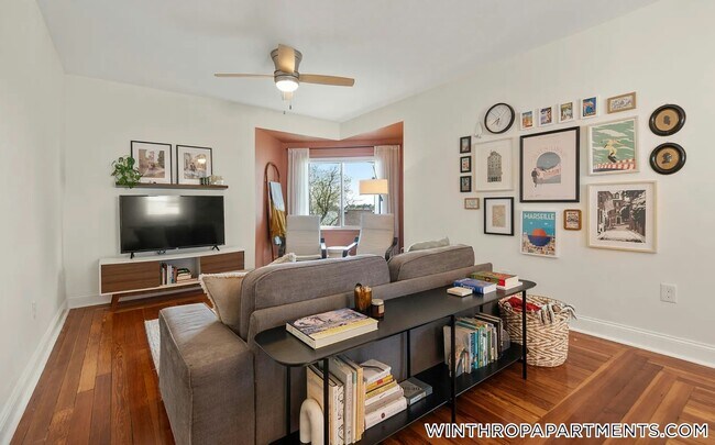 Building Photo - 62 Park Ave