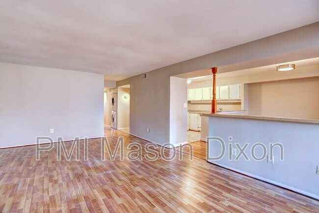 Foto del edificio - 5681 Harpers Farm Rd