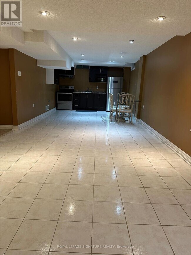 Building Photo - 6382 Donway Dr