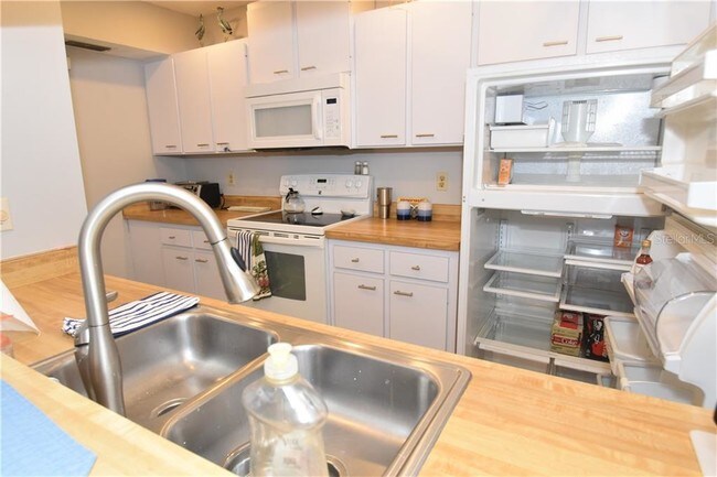 Foto del edificio - 1707 Pelican Cove Rd